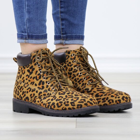 Leopard Print Ankle Boots Lace-Up Faux Nubuck Combat Rugged Sole - Picture 1 of 12